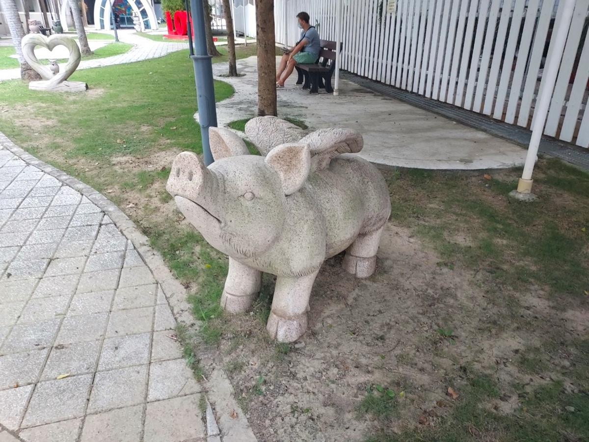 小豬雕塑2